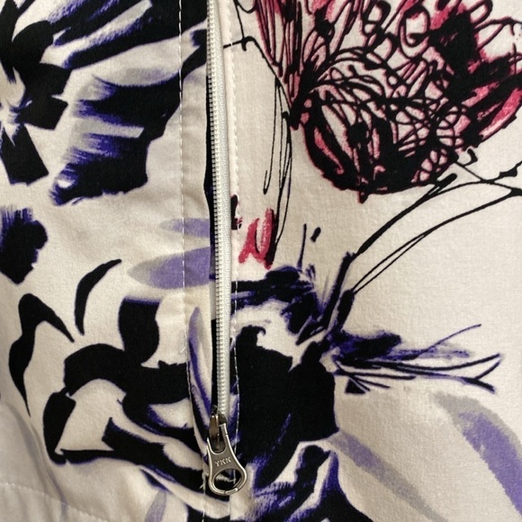 Chico’s Jacket lightweight Women’s 3 /XL Zip Up Blouse Floral Artsy Art to wear - Picture 3 of 4